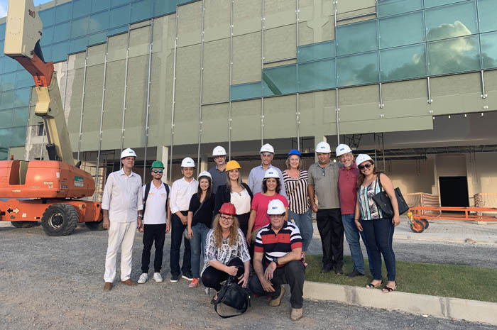 Dirigentes visitam obras do novo Centro de Convenções de Salvador